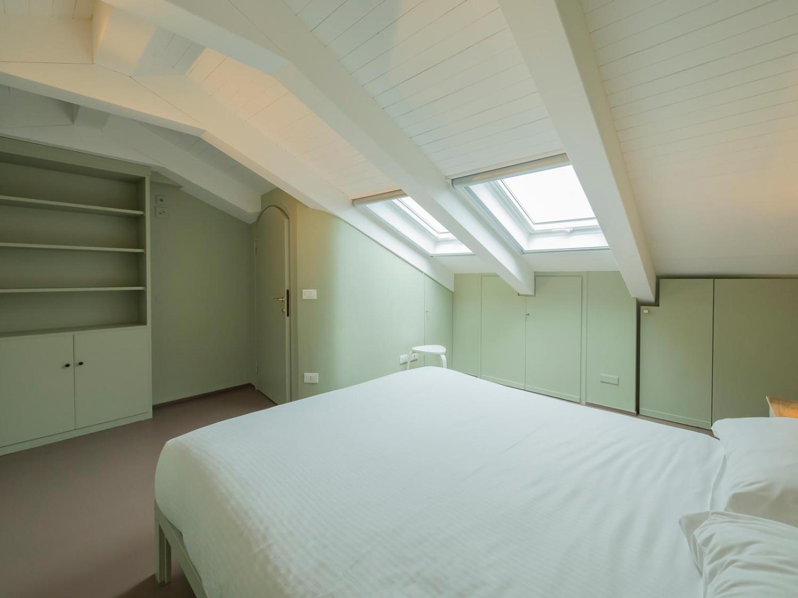 Xenia - Attic In San Siro Area Appartement